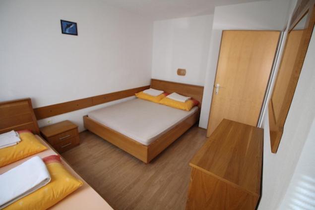 Apartments Helena Zadar Врси Екстер'єр фото